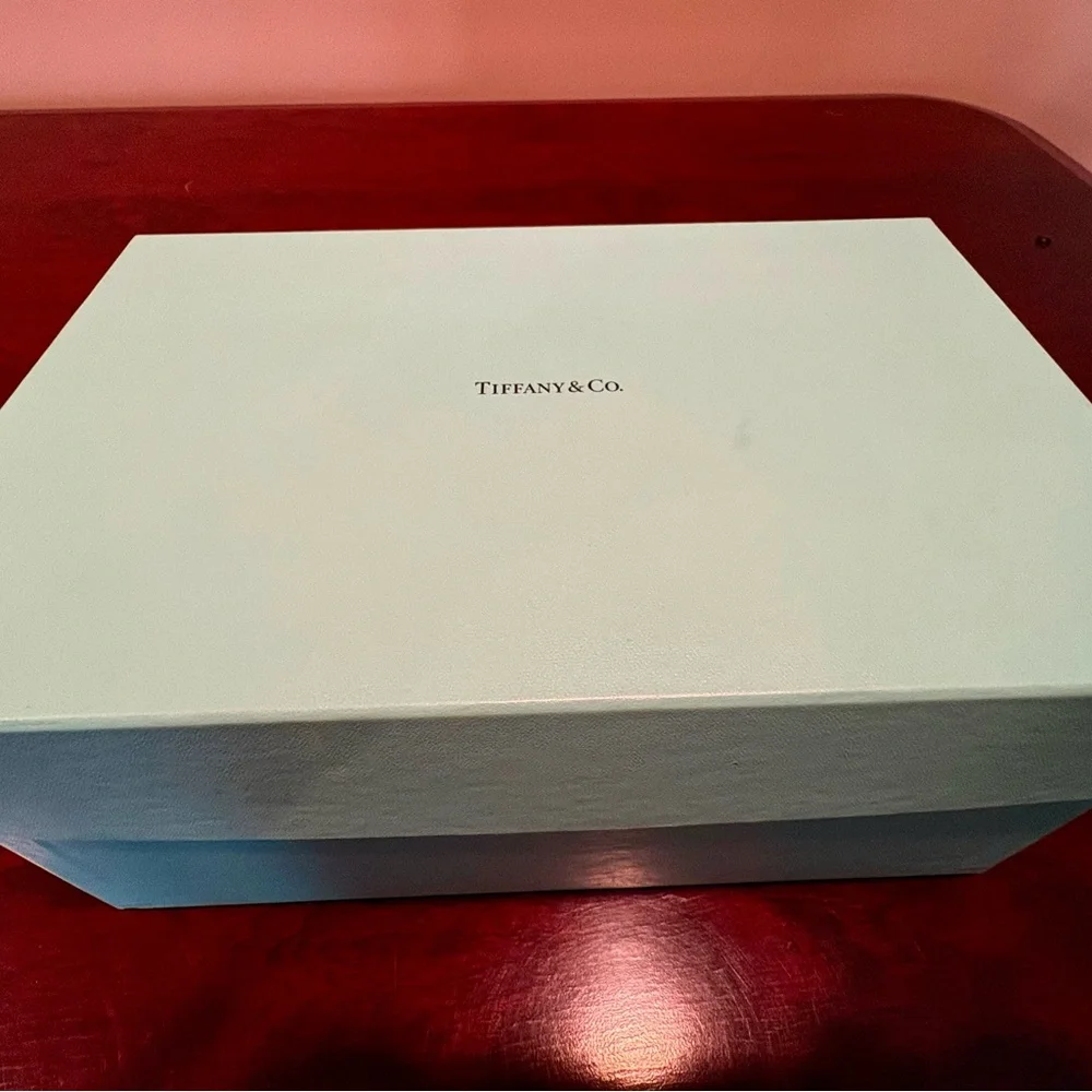 NEW Tiffany @ Co. Set of Two Crystal Candle Holders - Picture 4 of 5